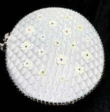 Load image into Gallery viewer, Glamorous